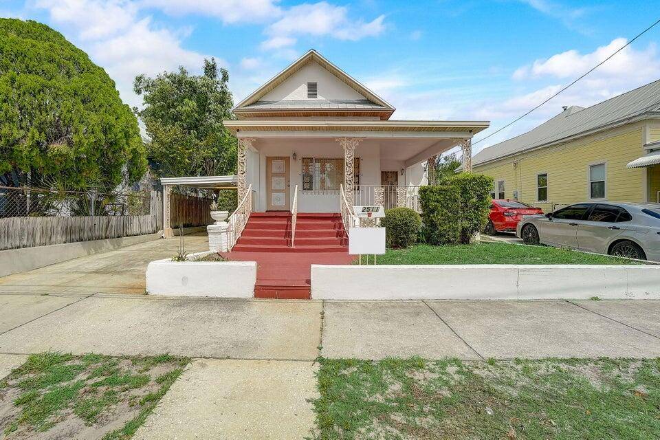 A PERFECT PROPERTY AS AN IN LAW HOUSING OR MULTICULTURAL HOME FOR A GROWING FAMILY.