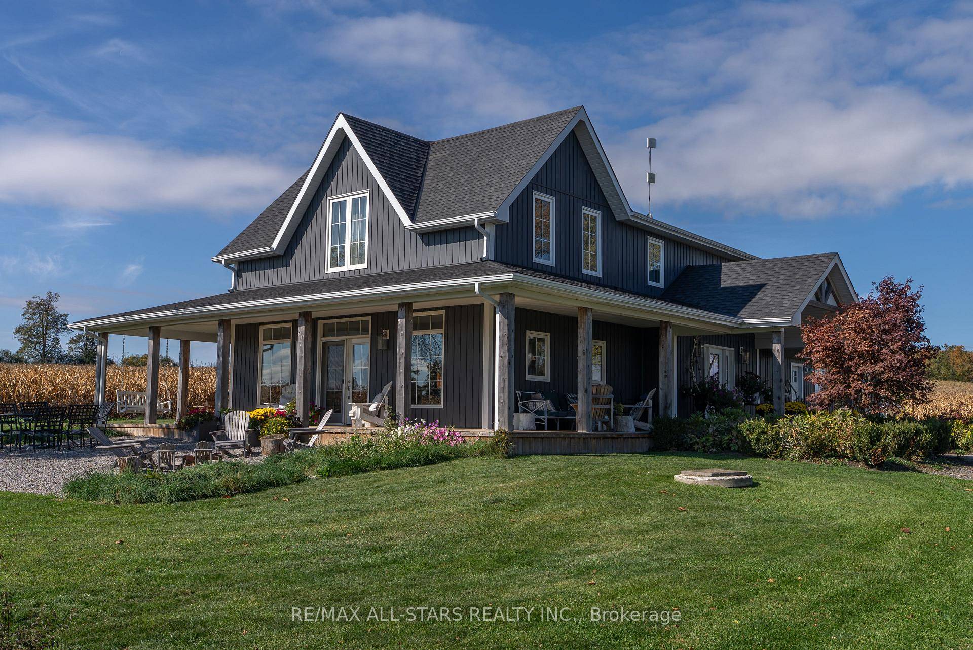 Welcome to The Hideout The renovated farmhouse of your dreams !