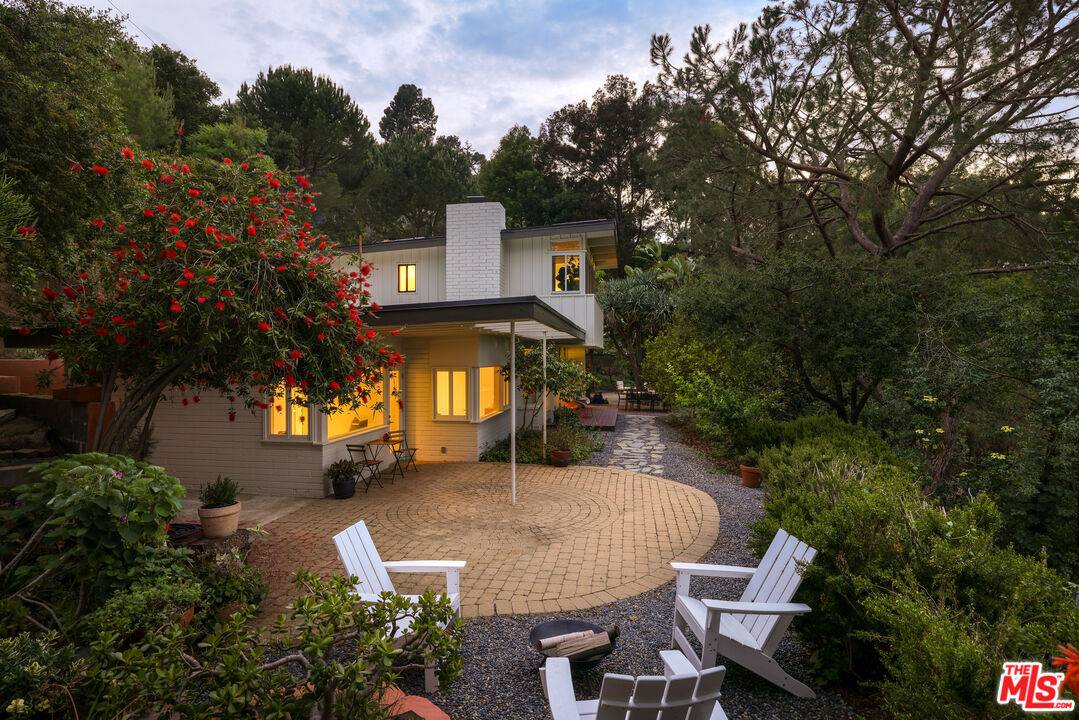 7349   Pacific View Dr 4.0 Hollywood Hills East LA