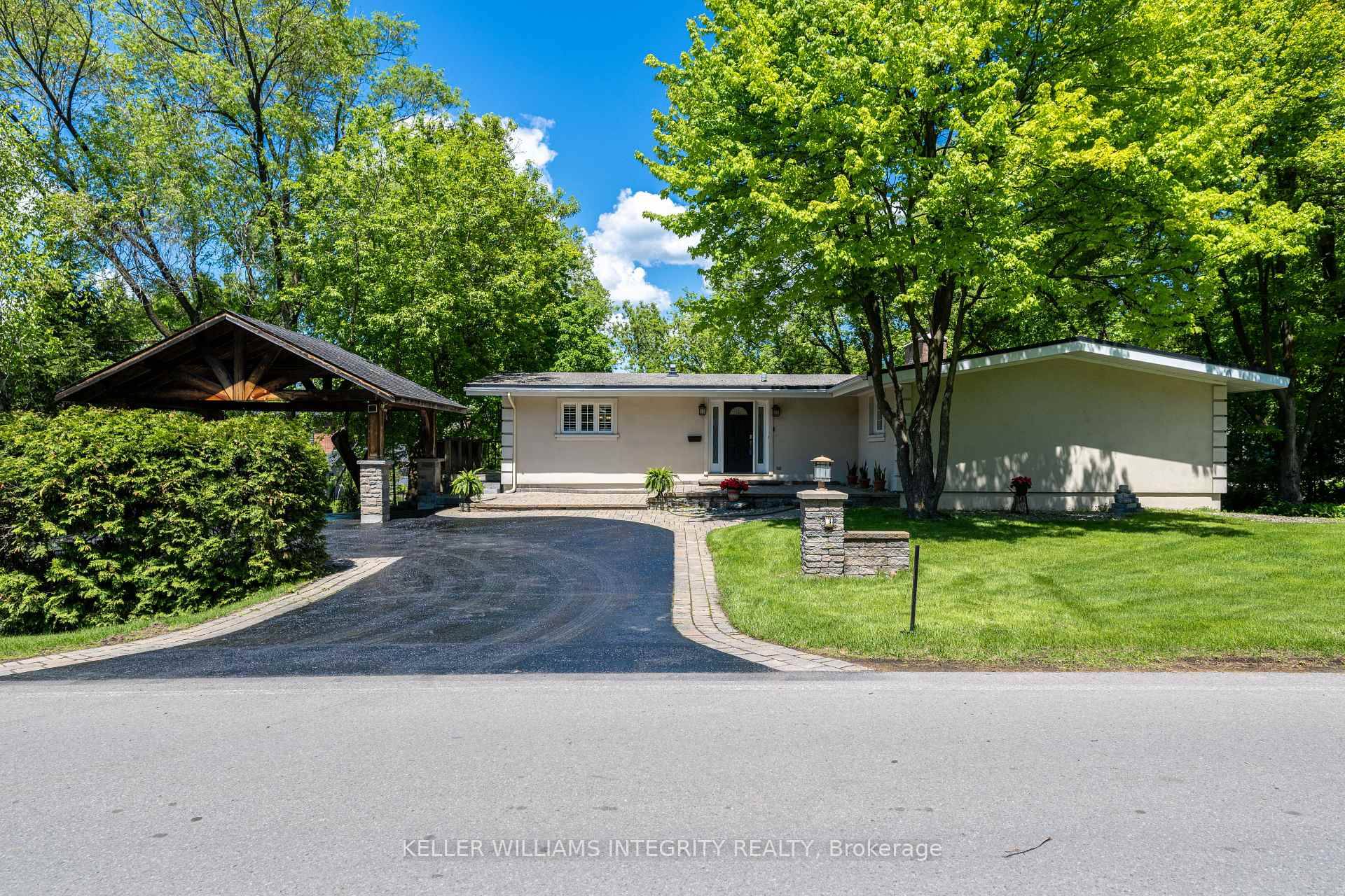 Located in the prestigious Rothwell Heights, this stunning house offers the perfect combination of spacious living, privacy, and natural beauty.
