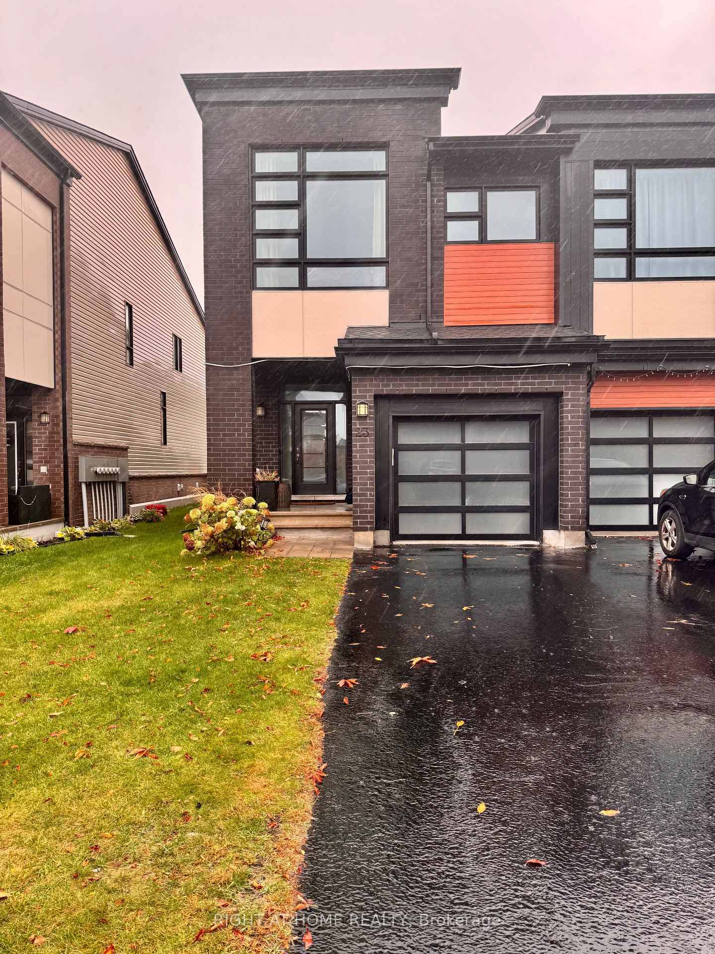 This beautifully maintained Urbandale Discovery model townhome features hardwood flooring throughout the open concept living and dining areas, with upgraded tile in the entryway and kitchen.