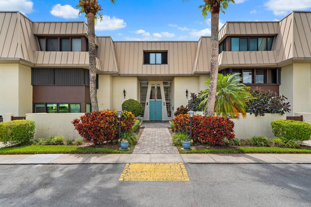 Highly desirable 1st floor unit in Conquistador, a premier 55 community in Stuart.