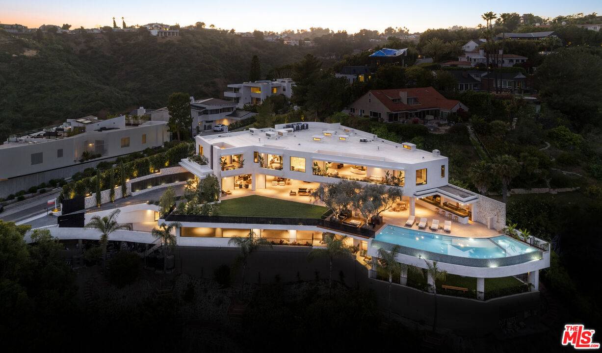 1050   Stradella Rd 7.0 Bel Air LA