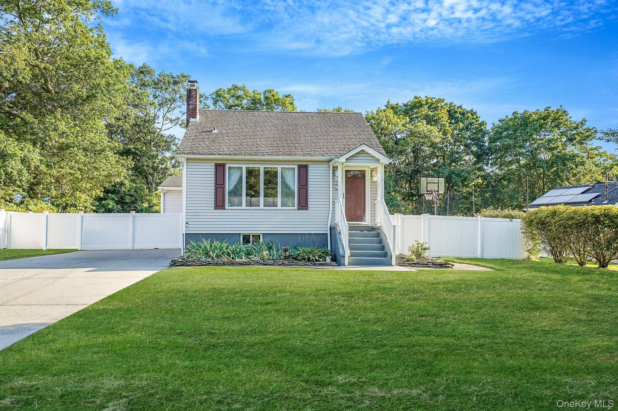 Expanded ranch featuring 3 bedrooms and 1 full bath.