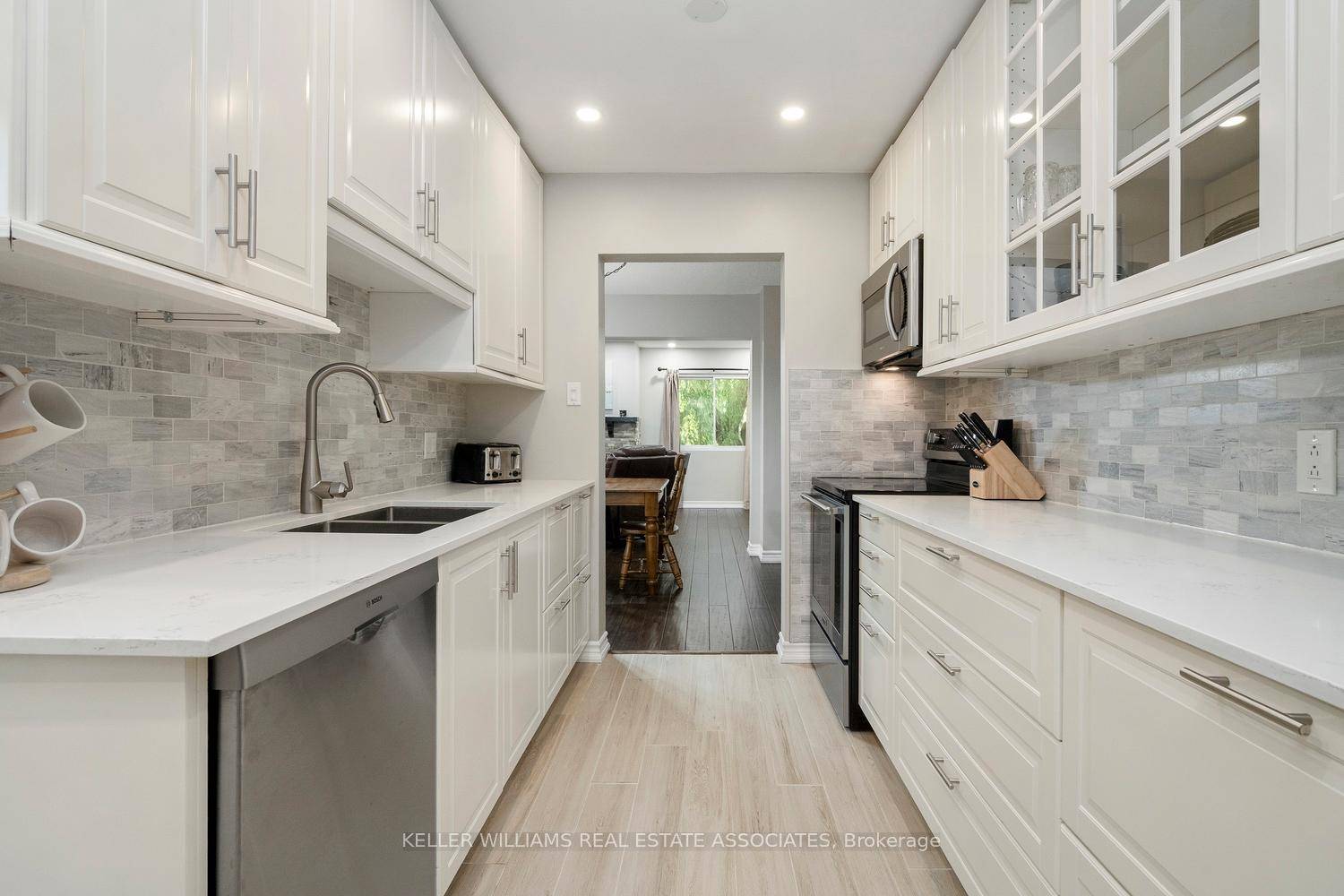 FIRST TIME BUYERS, MULTI FAMILIES OR INVESTORS Priced to Sell !