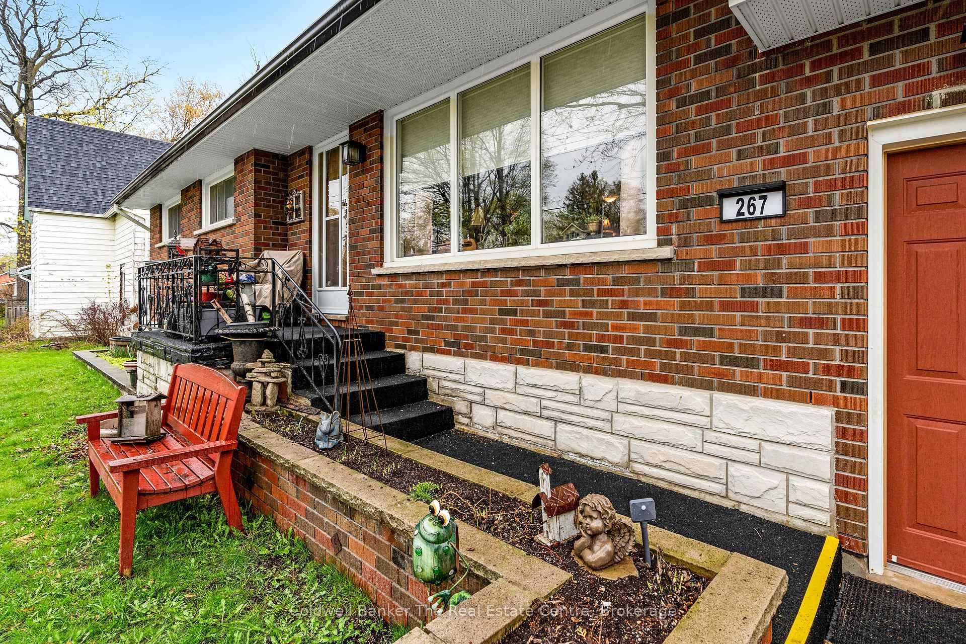 Three bedroom raised bungalow close to downtown.