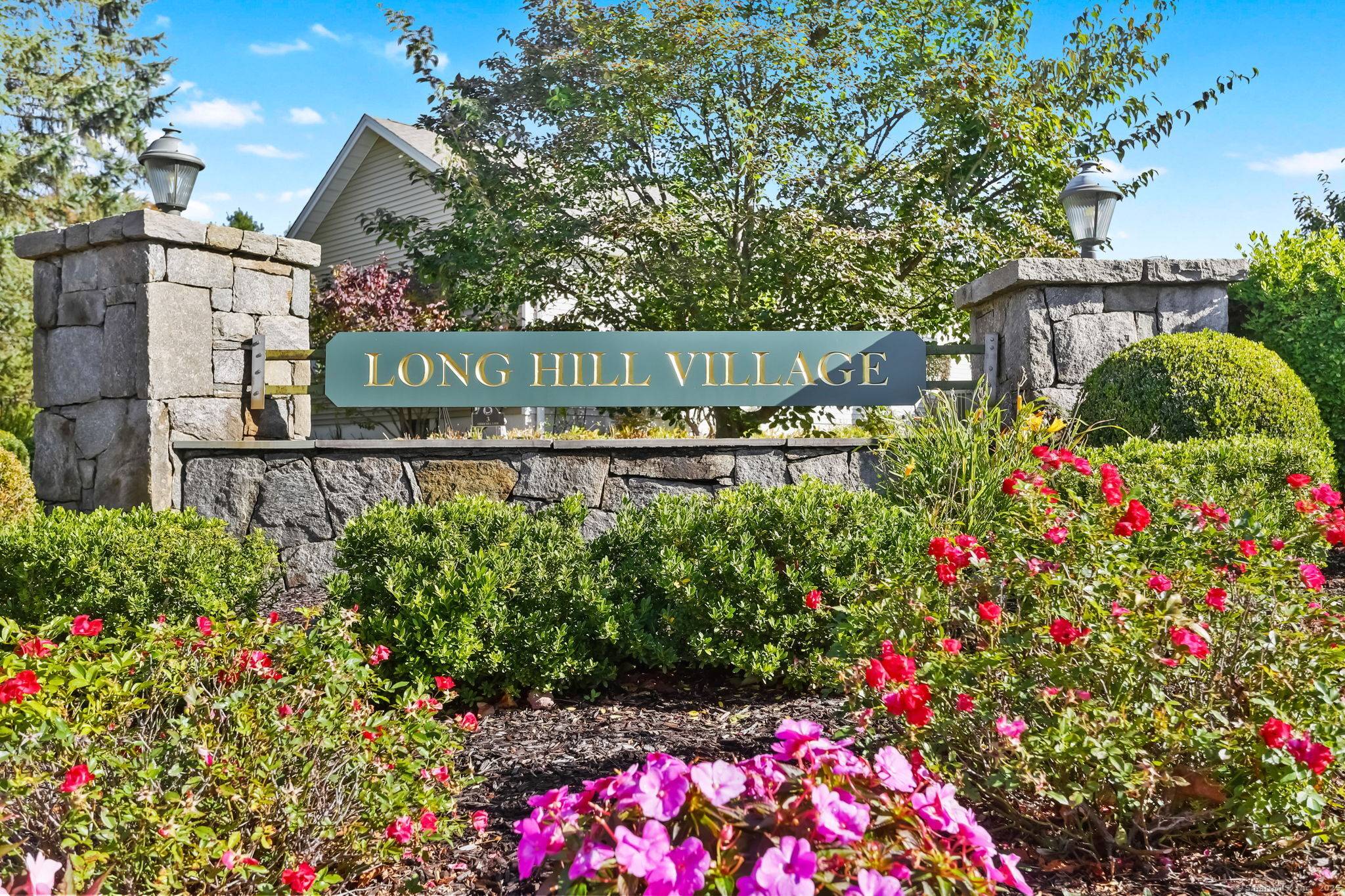 Welcome to one of the most desirable, centrally located 55 complexes in town with meticulously manicured landscaping, and brand new roads, roofs and gutters.