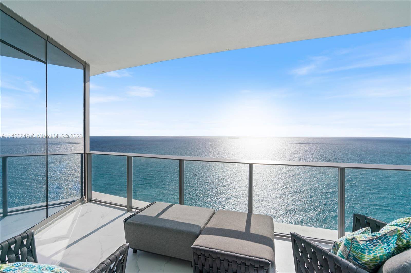 Magnificent luxury residence in the Ritz Carlton in Sunny Isles with breathtaking ocean and city views, spacious 2 bedrooms plus 2.