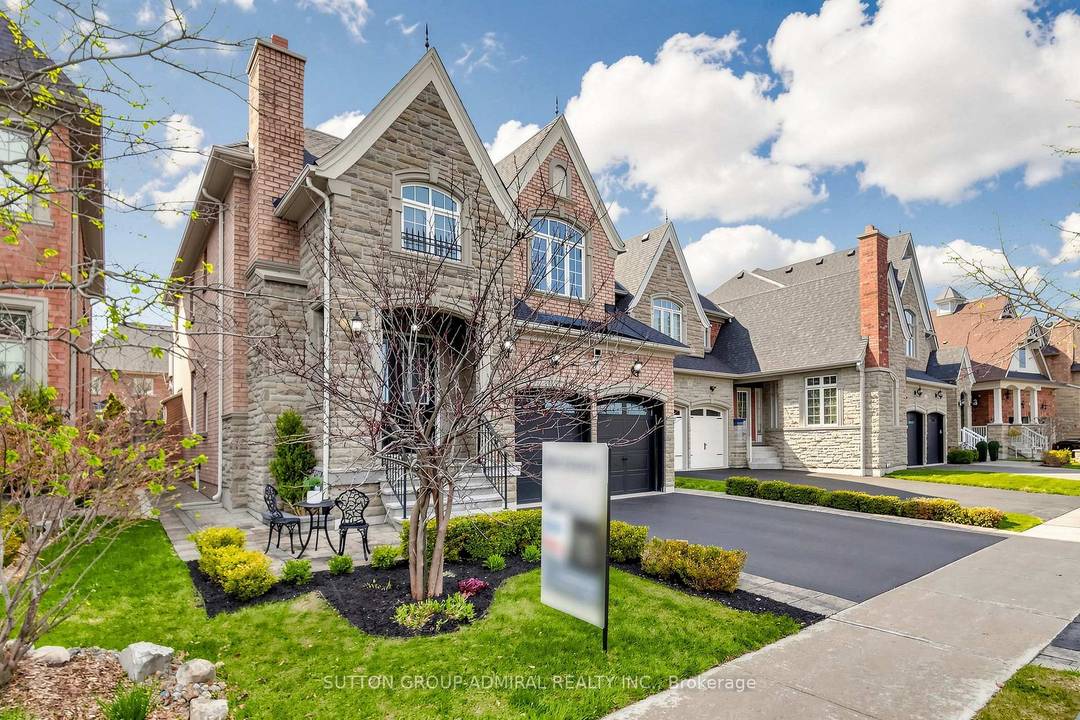 Exceptional Residence In Prestigious King City !