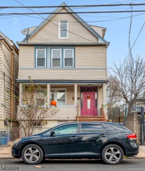 Welcome to this 2 family house with great potencial !