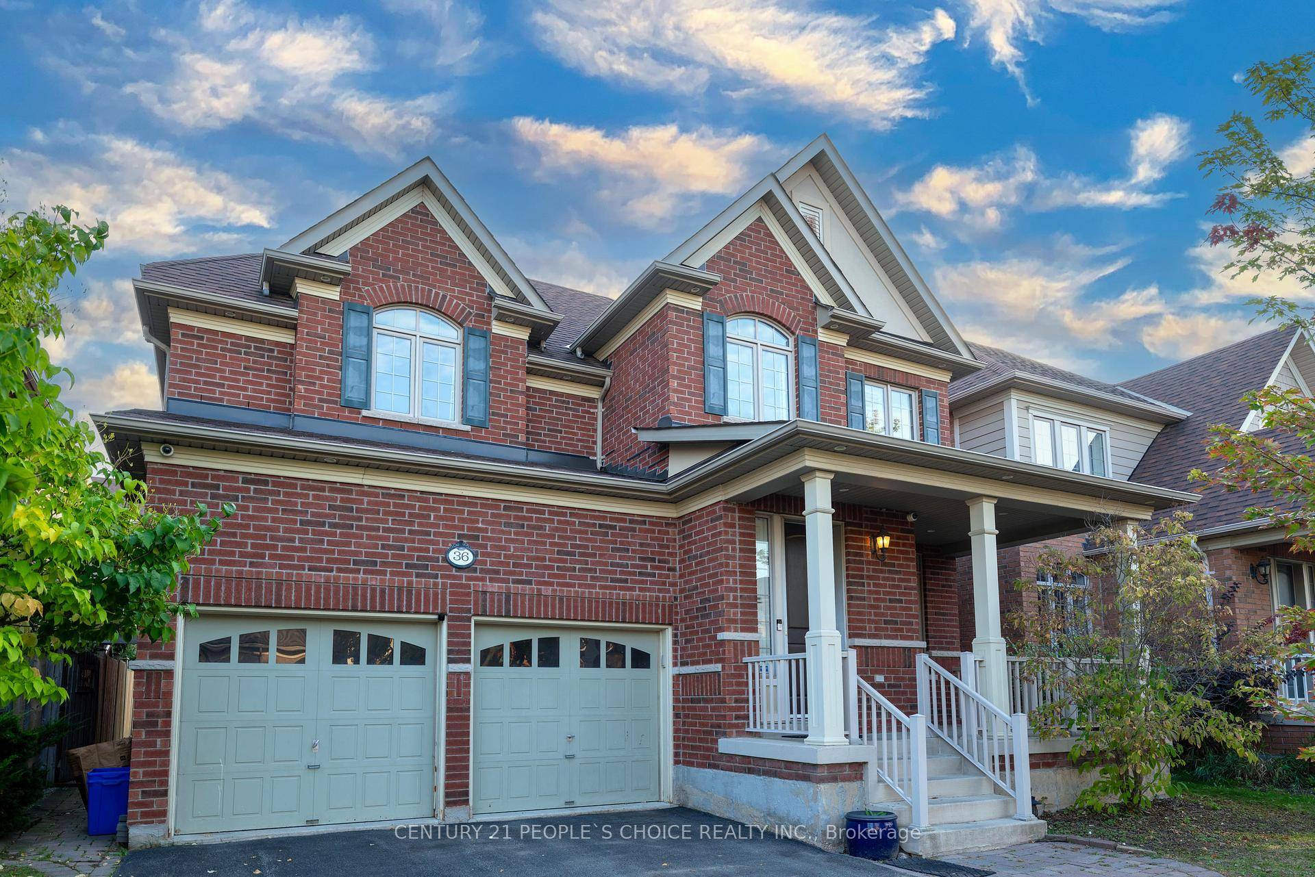 Stunning 4 1 Bed, 4. 5 Bath In The Exclusive Traditions Neighbourhood.