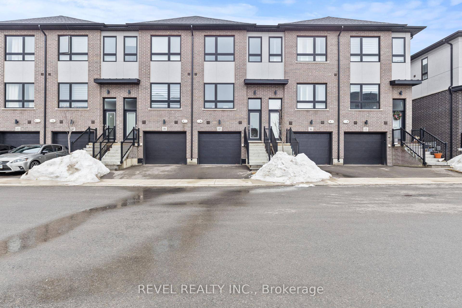 Welcome to this brand new 2023 3 storey townhouse offering 1, 552 sq.