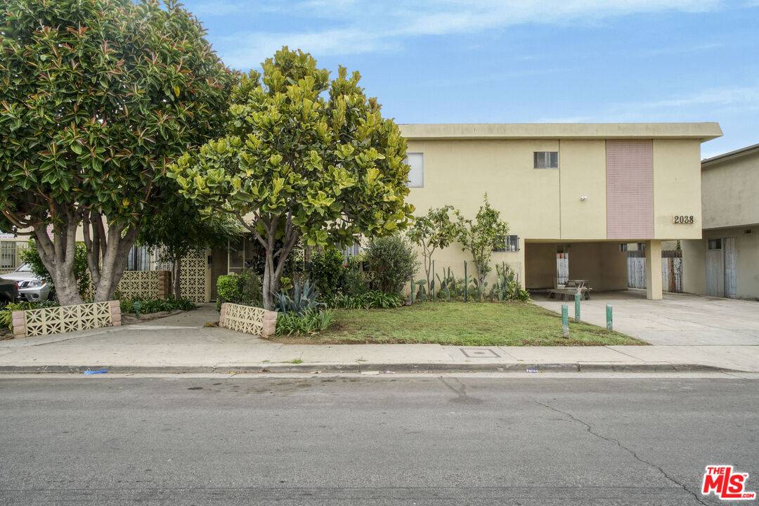 2038 S Holt Ave 23.0 LA