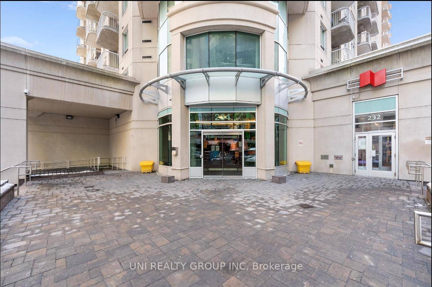 Located in the heart of Ottawa, perfect opportunity to Live in prestigious Claridge Plaza II 2 bedroom 2 bathroom, 1 underground parking, 1 locker corner unit with 1, 013 sqft ...