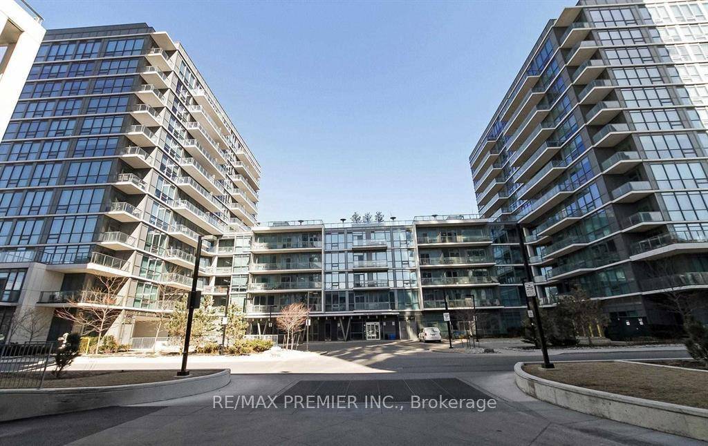 Spacious amp ; Style 1 Den Condo with Quality Finishes !