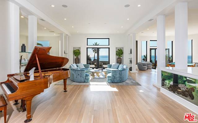 32537   Pacific Coast Hwy Malibu LA