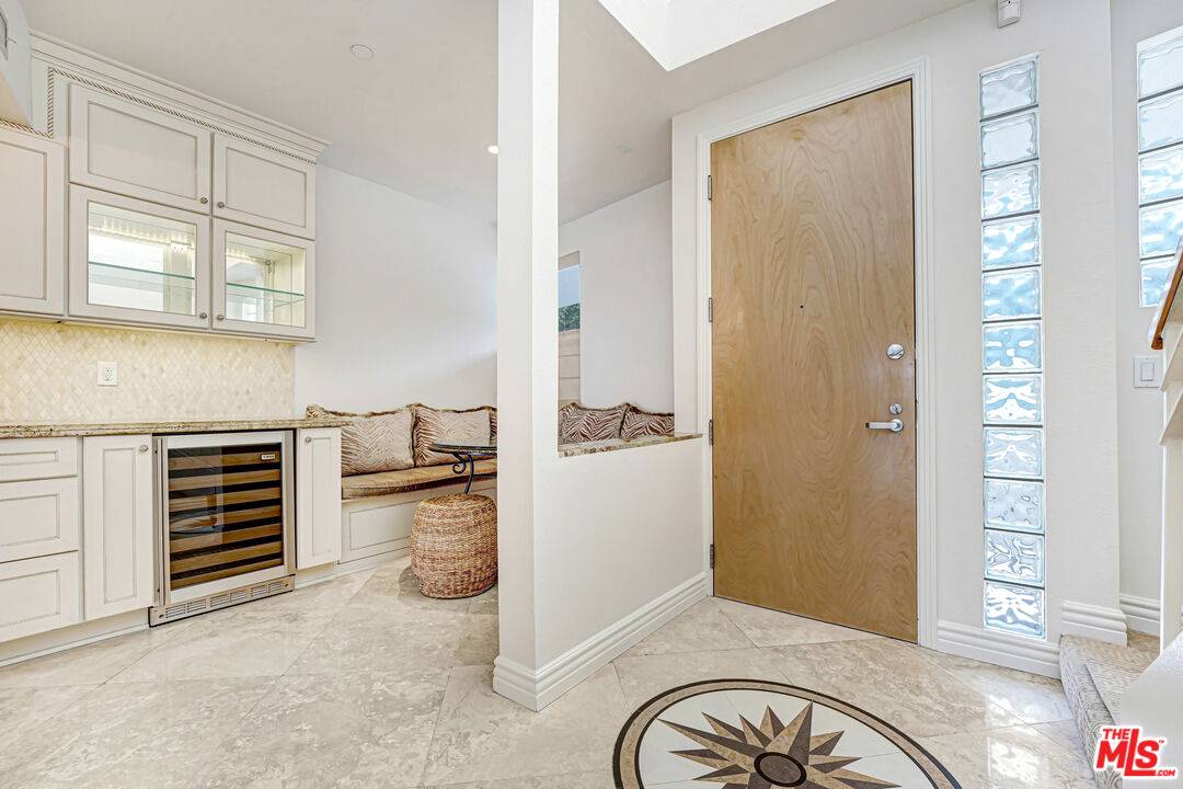 171  N Church Ln 2BR Brentwood La