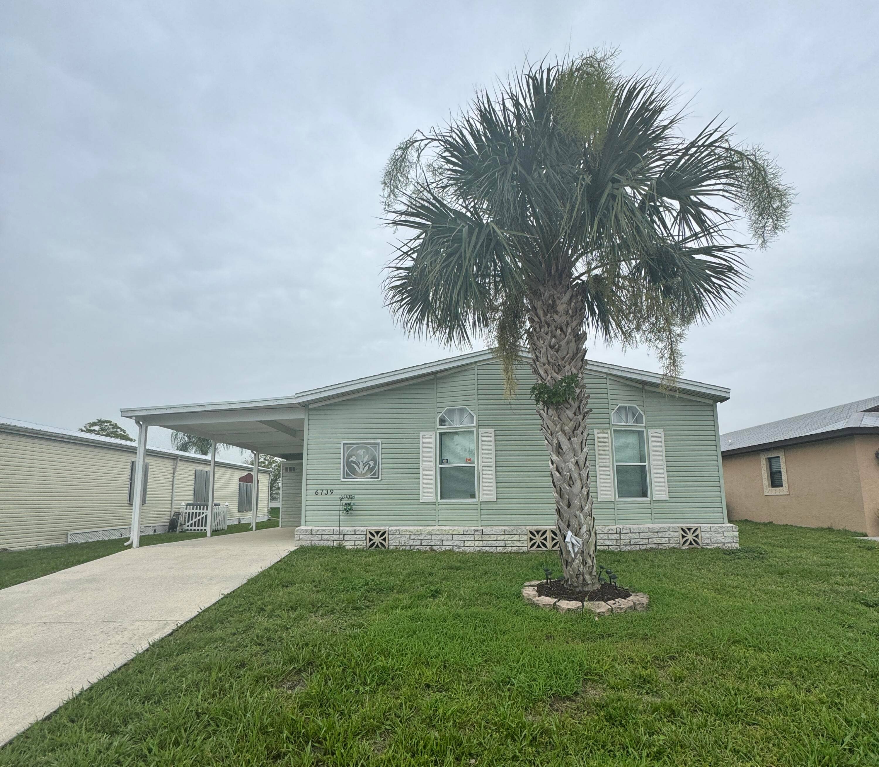 Lovely 2 bedroom 2 bath home with a den.