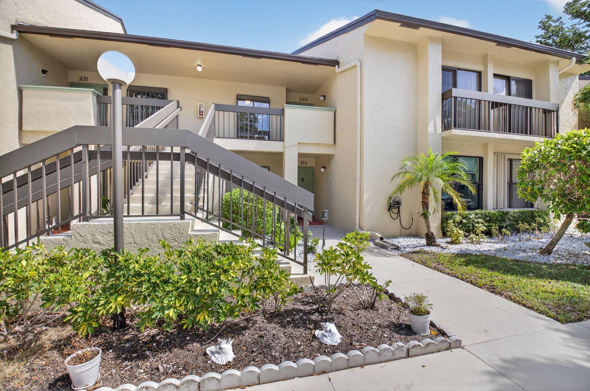 Welcome to the best kept secret in a Boca Delray.