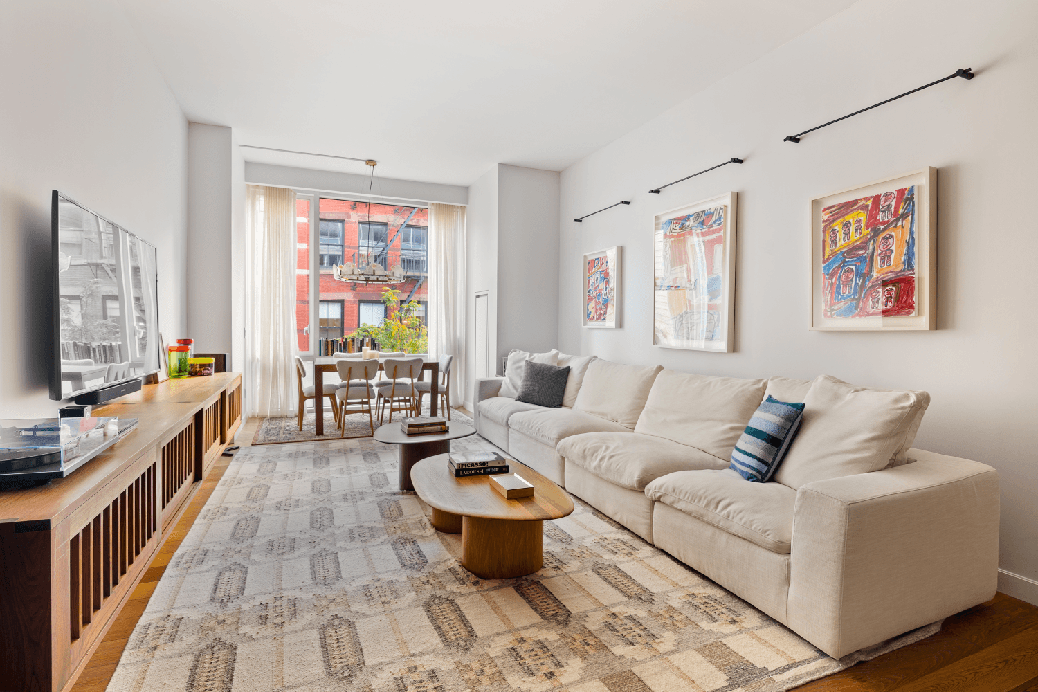 Situated on the western edge of Soho's historic Cast Iron District, Soho Mews is a distinguished full service condominium designed by the renowned Gwathmey Siegel amp ; Associates, recipients of ...