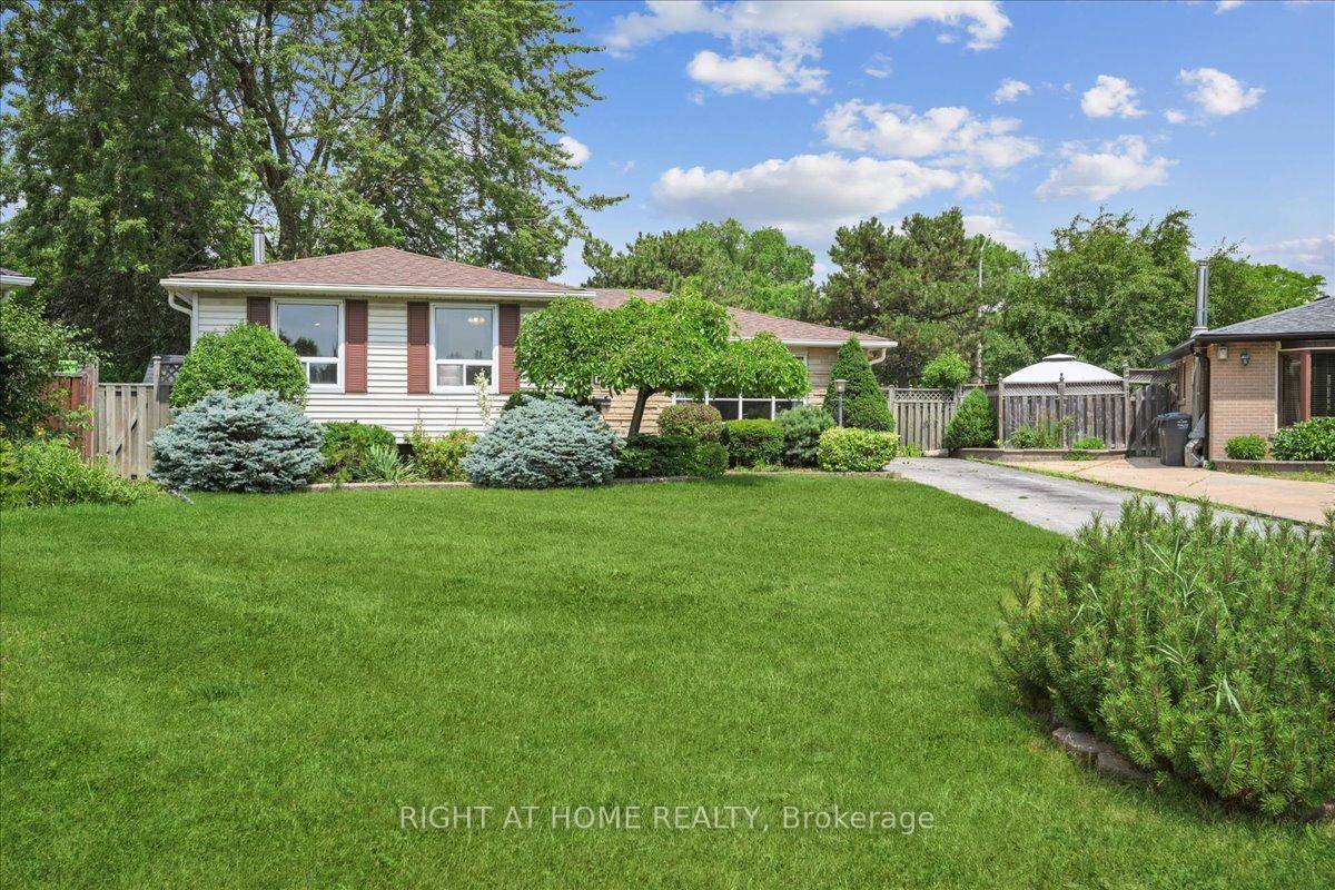 Welcome to 12 Eldon Court, a terrific opportunity for first time buyers or a downsizing family !