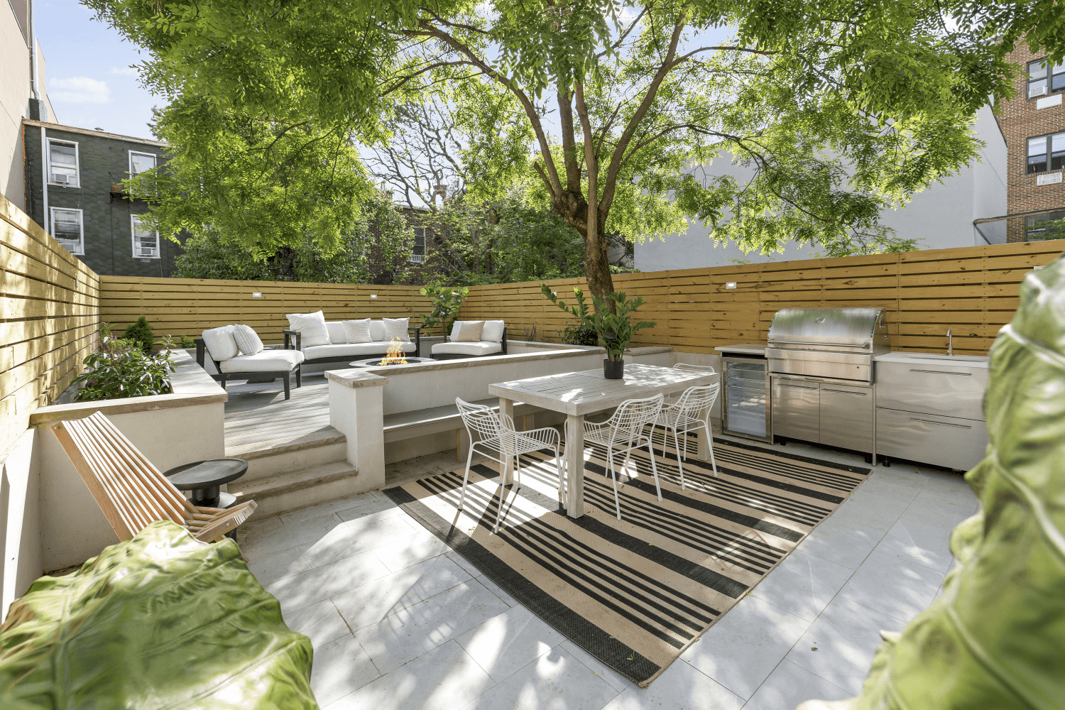 Welcome to 174 N 6th A Distinctive Address in the Heart of Williamsburg with LOWEST monthlies Immerse yourself in the pinnacle of modern luxury at 174 N 6th, where six ...