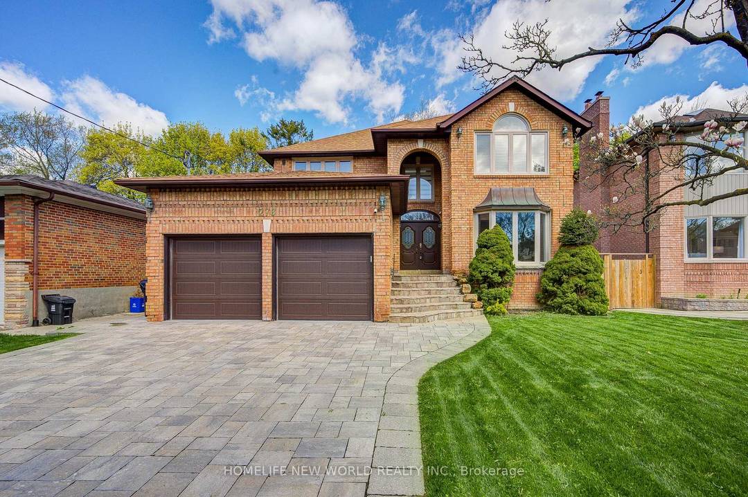 Beautifully Renovated Gem in Prestigious Willowdale East !