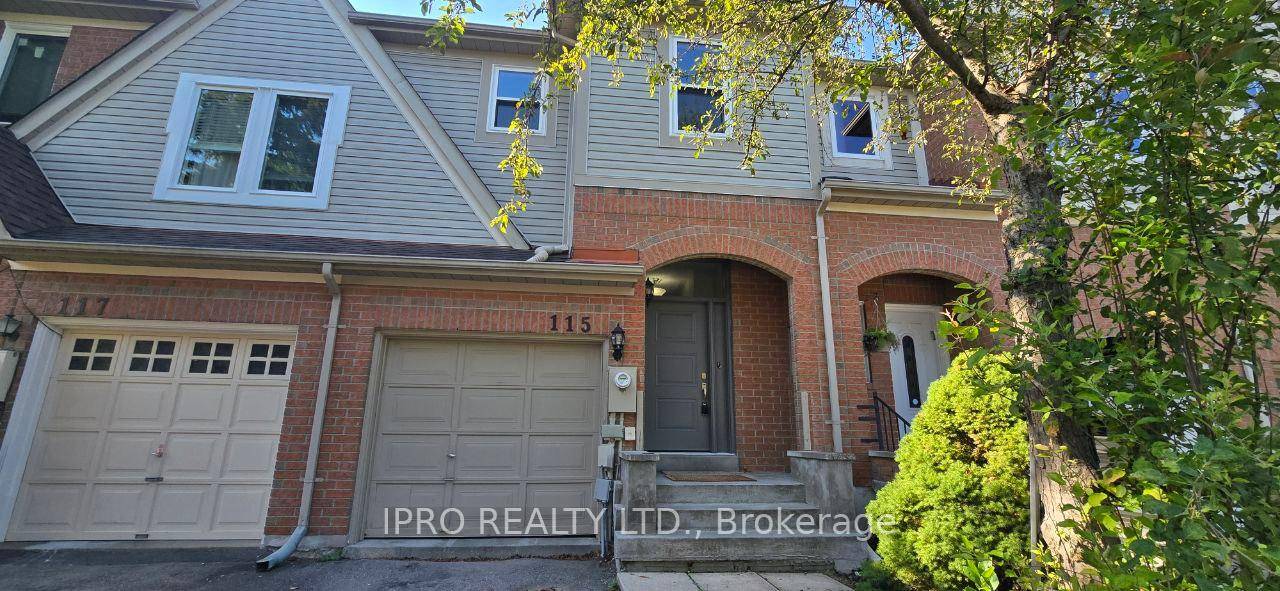Welcome to this beautifully maintained 3 bedroom freehold townhome located in the highly sought after Bayview Wellington neighbourhood of Aurora !