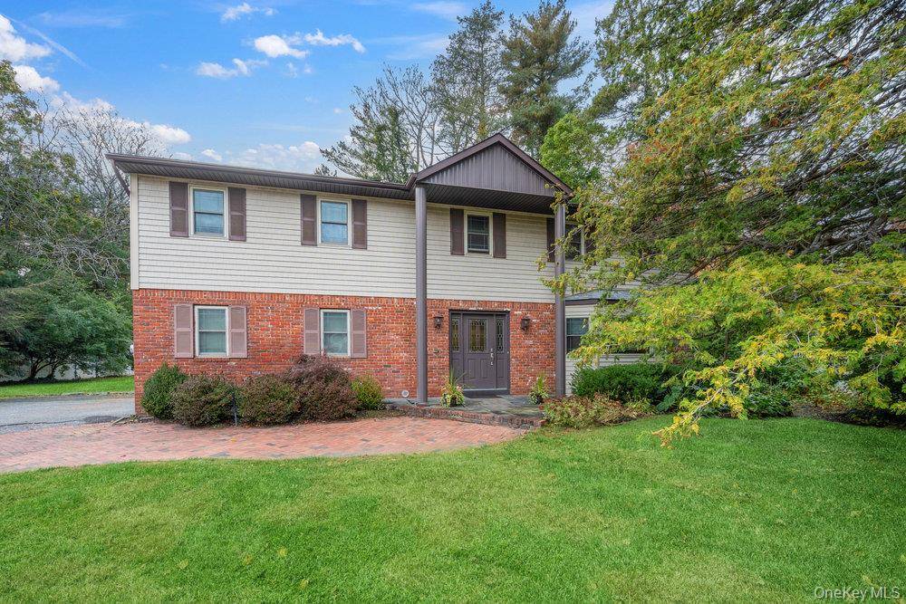 Welcome to 3 Aron Drive an expanded Colonial located in the highly desirable Castle section of Woodbury, within the sought after Syosset School District.