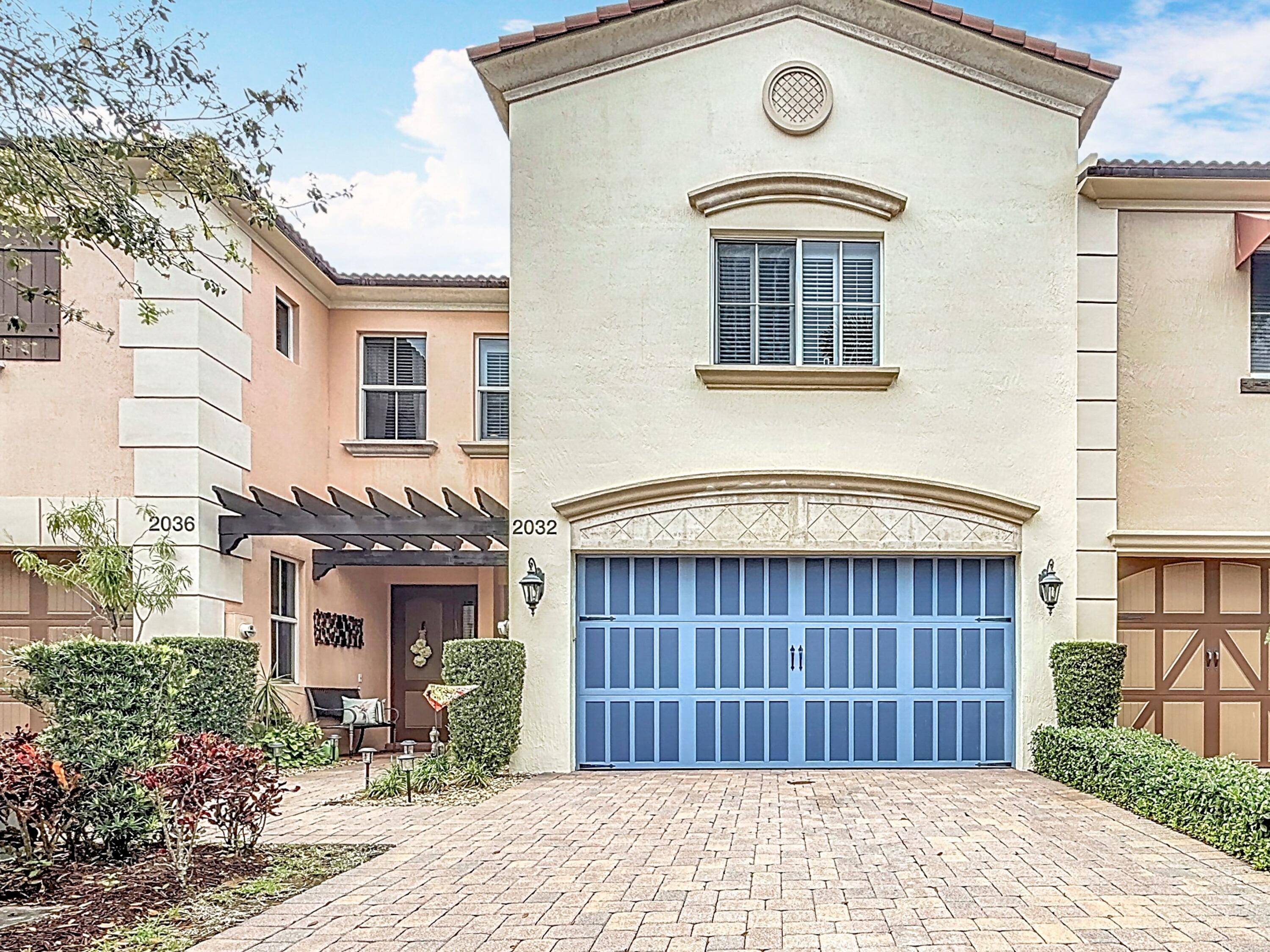 Back on market after sellers finalized details on new house they're building.