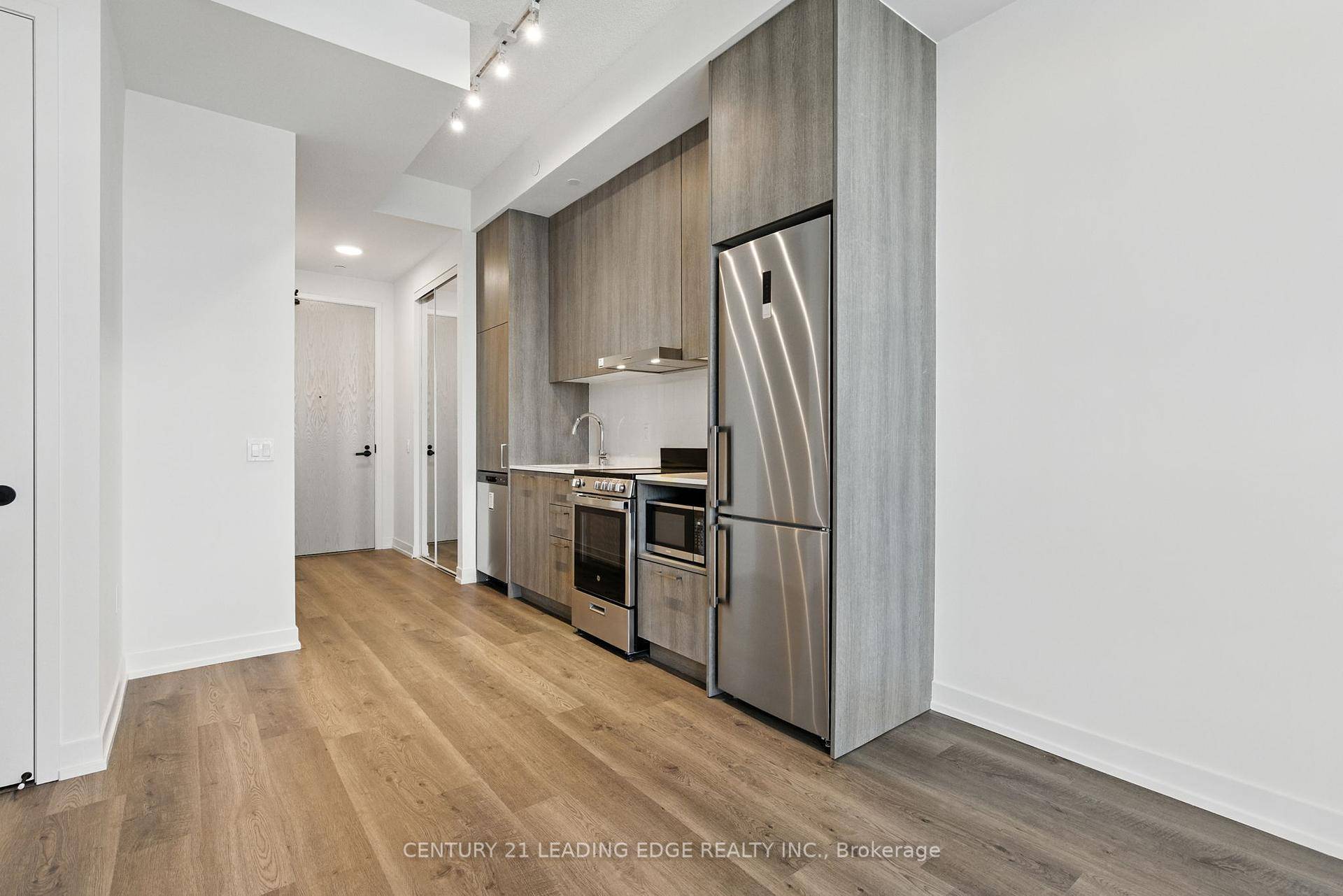 Welcome to 195 Commerce Street, Unit 3217, in the heart of Vaughan !