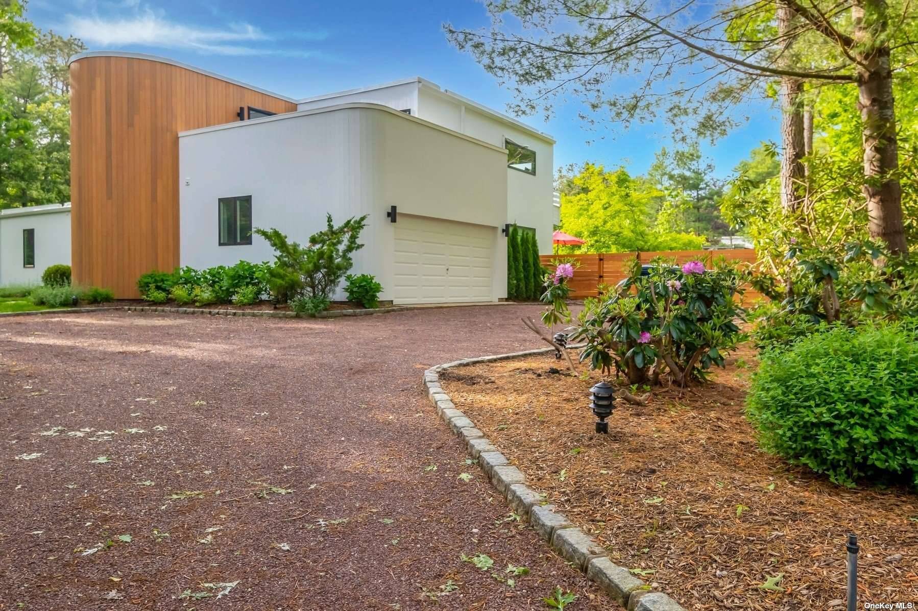 Private 5 bedrooms 3 baths pool and tennis with a hot tub for your enjoyment.