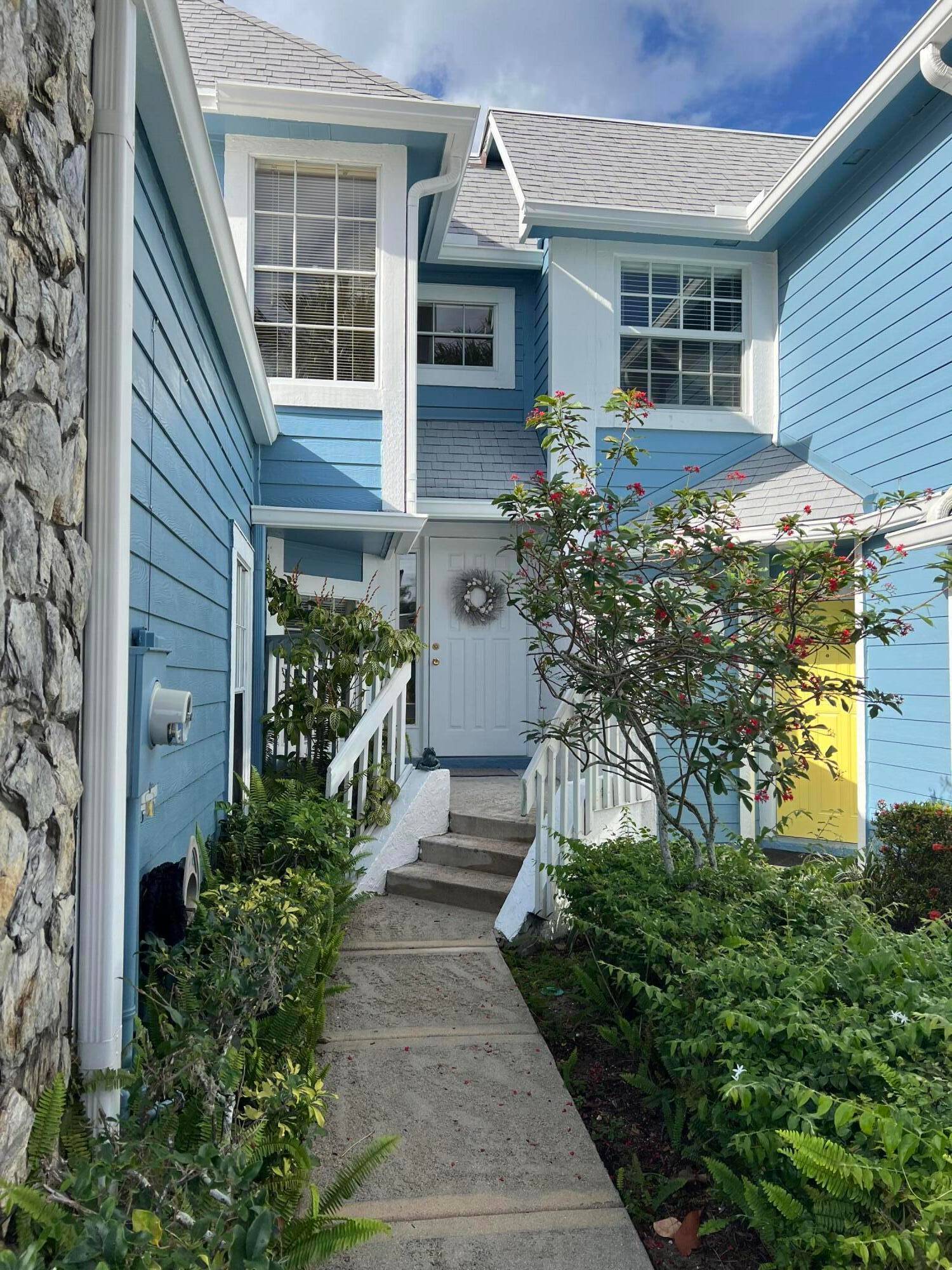 Gated Community lake unit in beautiful Villas of Ocean Dunes within a few minutes walk of the beach for sunrise and sunsets.