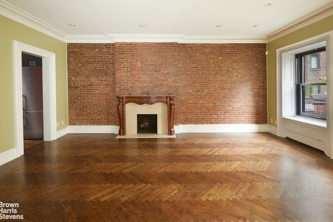Renovated Top Floor 1 Bedroom in Stunning Townhouse Wonderfully renovated, this charming one bedroom has beautiful moldings, an exposed brick wall in the living room, and charming views over townhouse ...