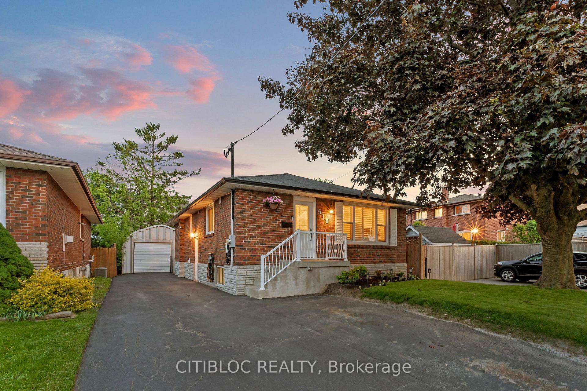 RARE TURN KEY LEGAL DUPLEX WITH DETACHED INSULATED GARAGE amp ; INCOME POTENTIAL !