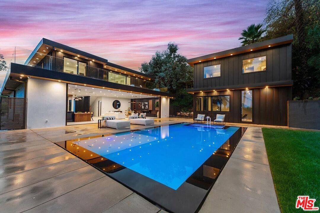 9031   Alto Cedro Dr 4BR Beverly Hills Post Office | B.H.P.O. La