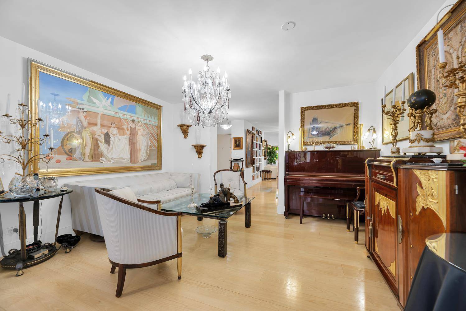 Welcome to 3FG Sutton Gardens, Sutton Place Prime Location Wonderful Opportunity To Own This Fully Renovated Three Bedroom Apartment At Sutton Gardens.