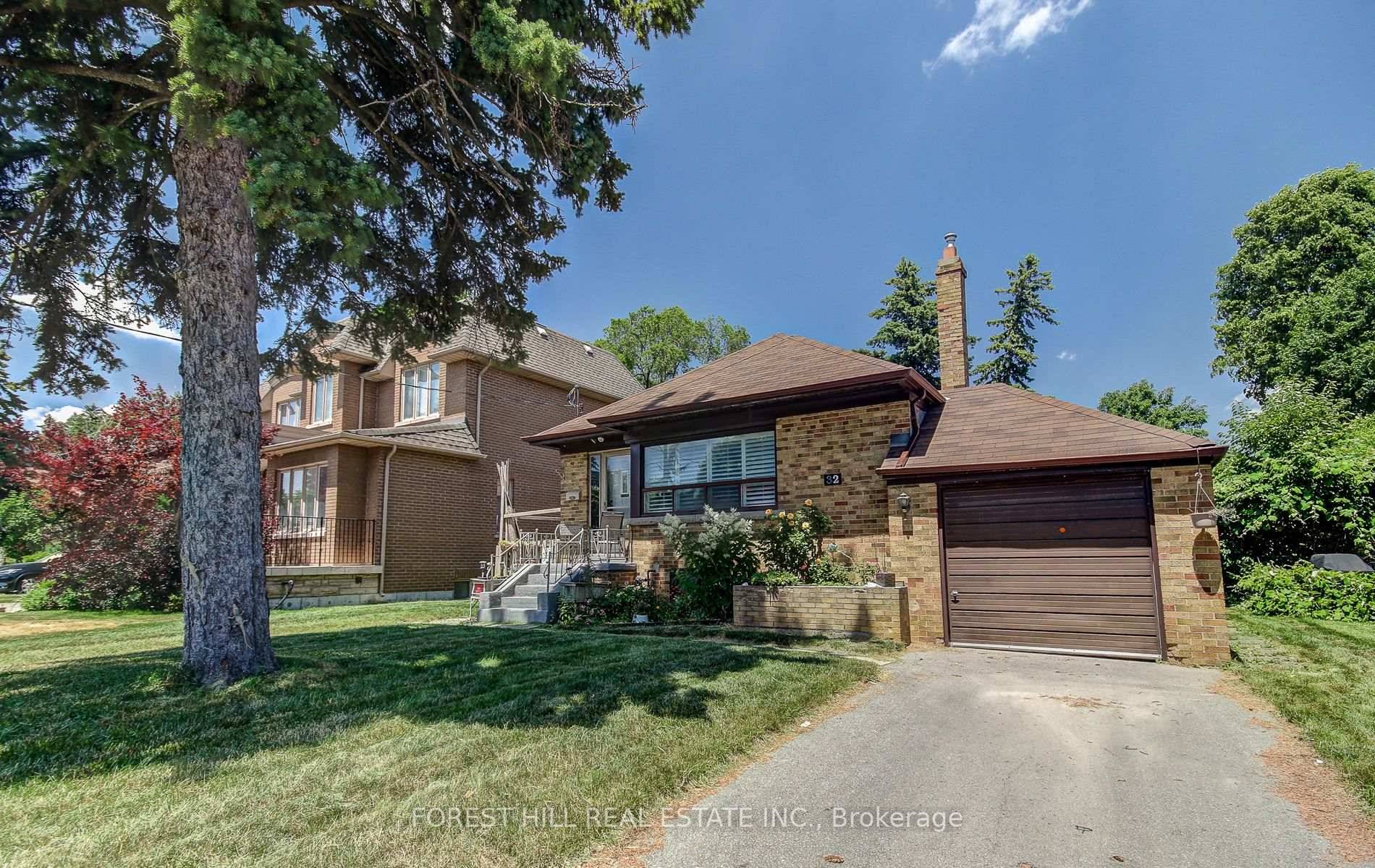 Beautifully renovated 1 bedroom den basement apartment in a detached bungalow on quiet Laurelcrest Ave.