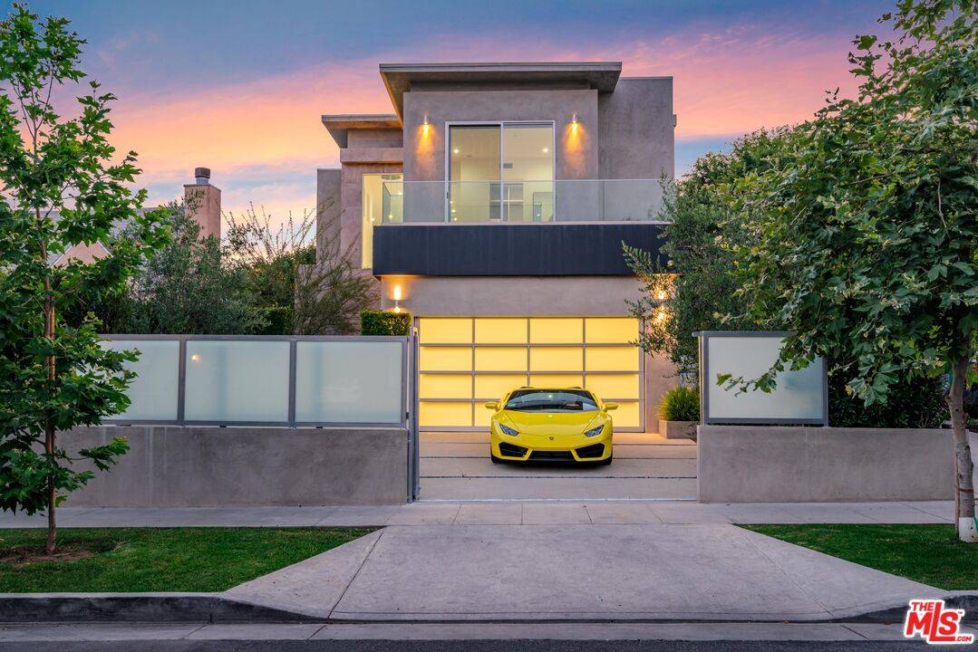 721 N Vista St 4BR Hollywood Hills East La