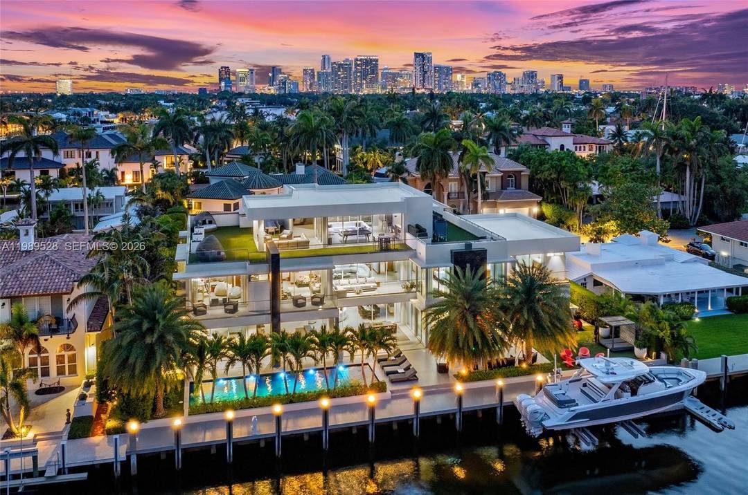 Positioned along 131 ft of prime deep water frontage within Fort Lauderdale s coveted Las Olas Isles, 650 Royal Plaza is a residence defined by scale, precision, and quiet grandeur.