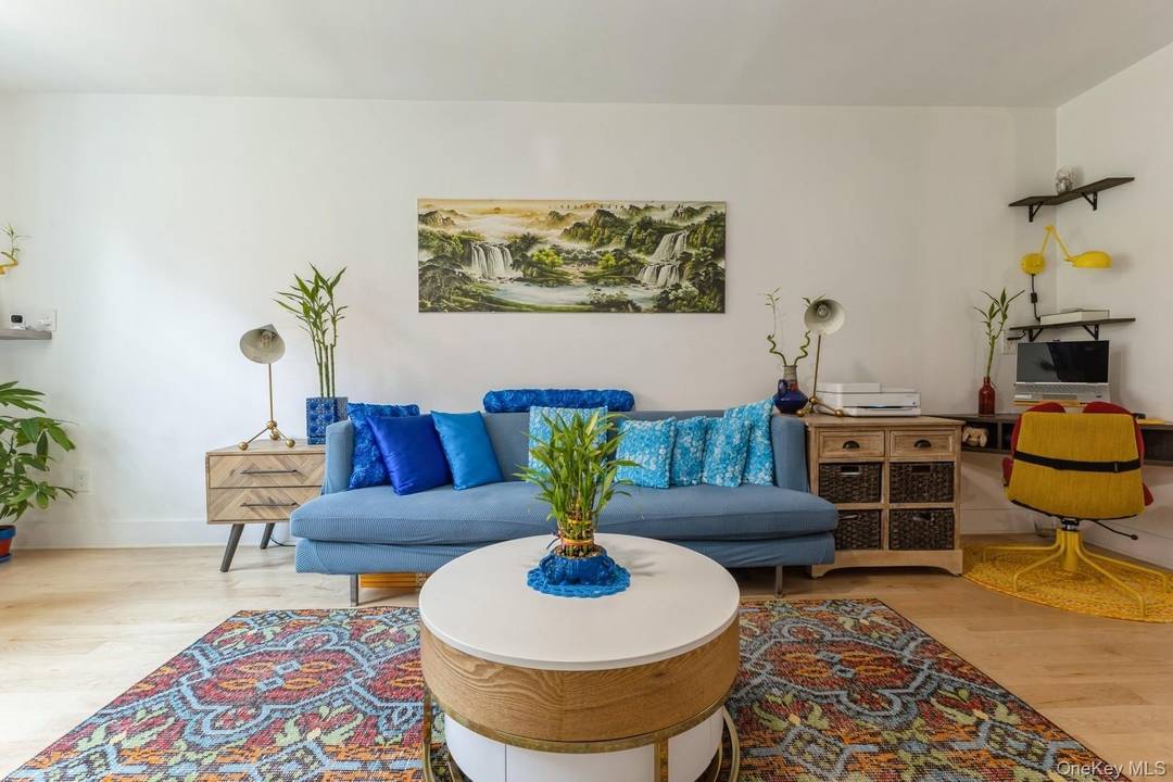 Luxurious, Fully Renovated 2 Bed 2 Bath Co op in Forest Hills Discover this stunning, fully renovated 2 bedroom, 2 bathroom co op offering 1, 150 square feet of sleek, ...