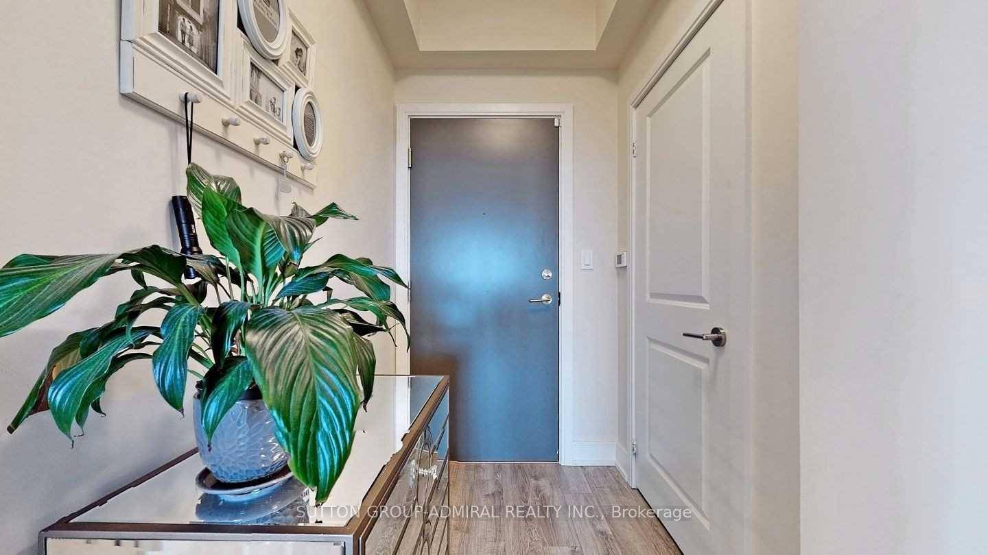 Luxury Living At The Grand Palace Condo In The Heart Of Richmond Hill !