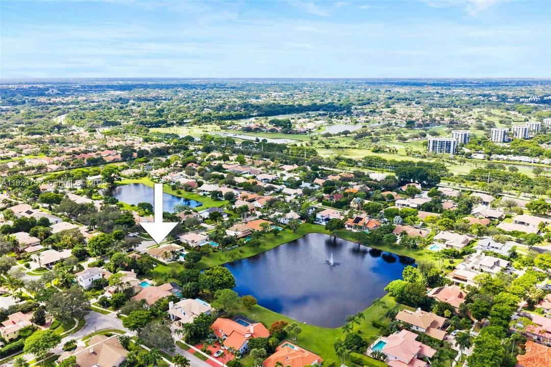 Beautiful Lakefront Family Home in Boca Raton.
