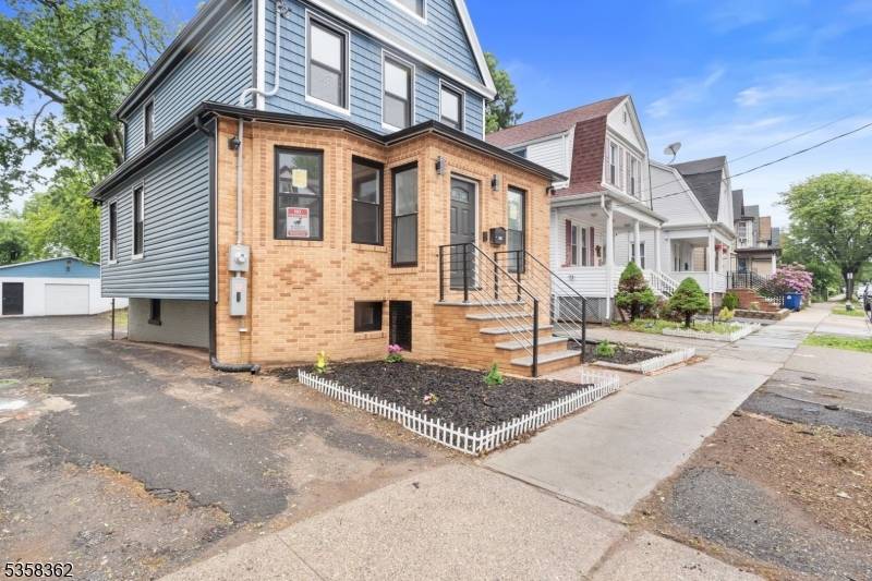 Fully Renovated Colonial Gem 5BR 2.