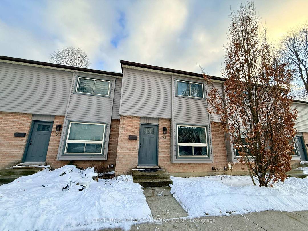 Nicely maintained and move in ready 3 bedroom ; Fully Furnished with good quality furniture.