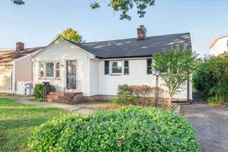 Beautifully renovated 3BR, 2BA home in the heart of Clark !