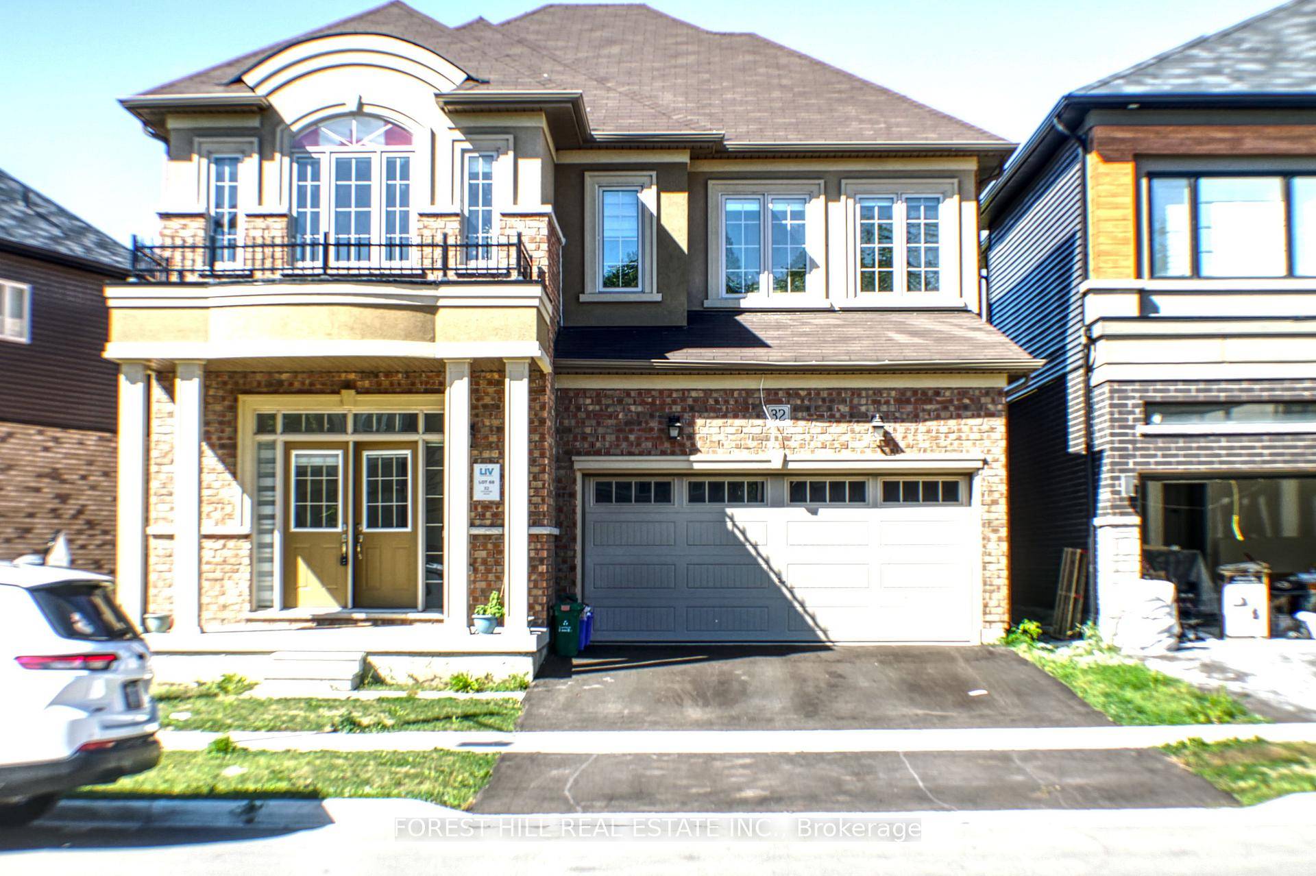 Introducing 32 Stauffer Road a pristine, family haven situated in a premium location with anunobstructed view directly across from the parks and ponds in Brantford's vibrant heart.