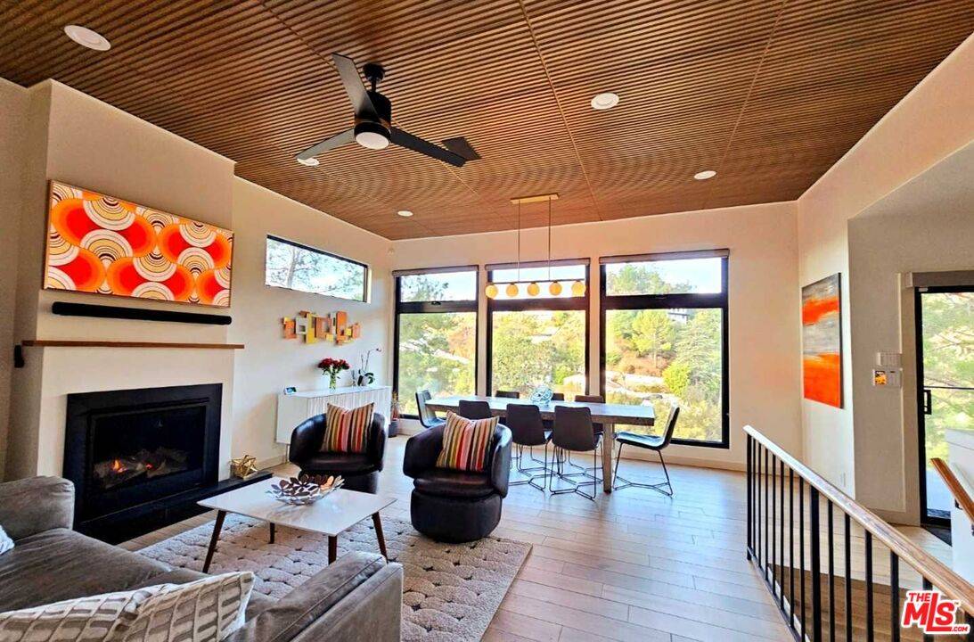 6194   Rodgerton Dr 3BR Hollywood Hills East La