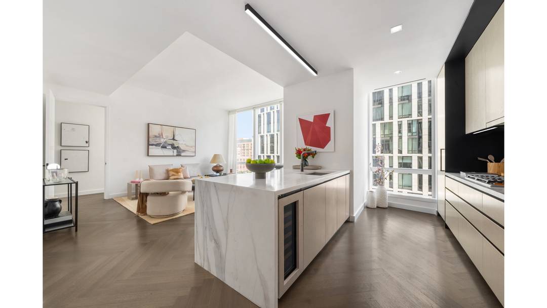 For sale for the first time at 111 Murray Street in Tribeca, this immaculate 1126 SF one bedroom, one and a half bath condominium features a spacious and perfectly designed ...