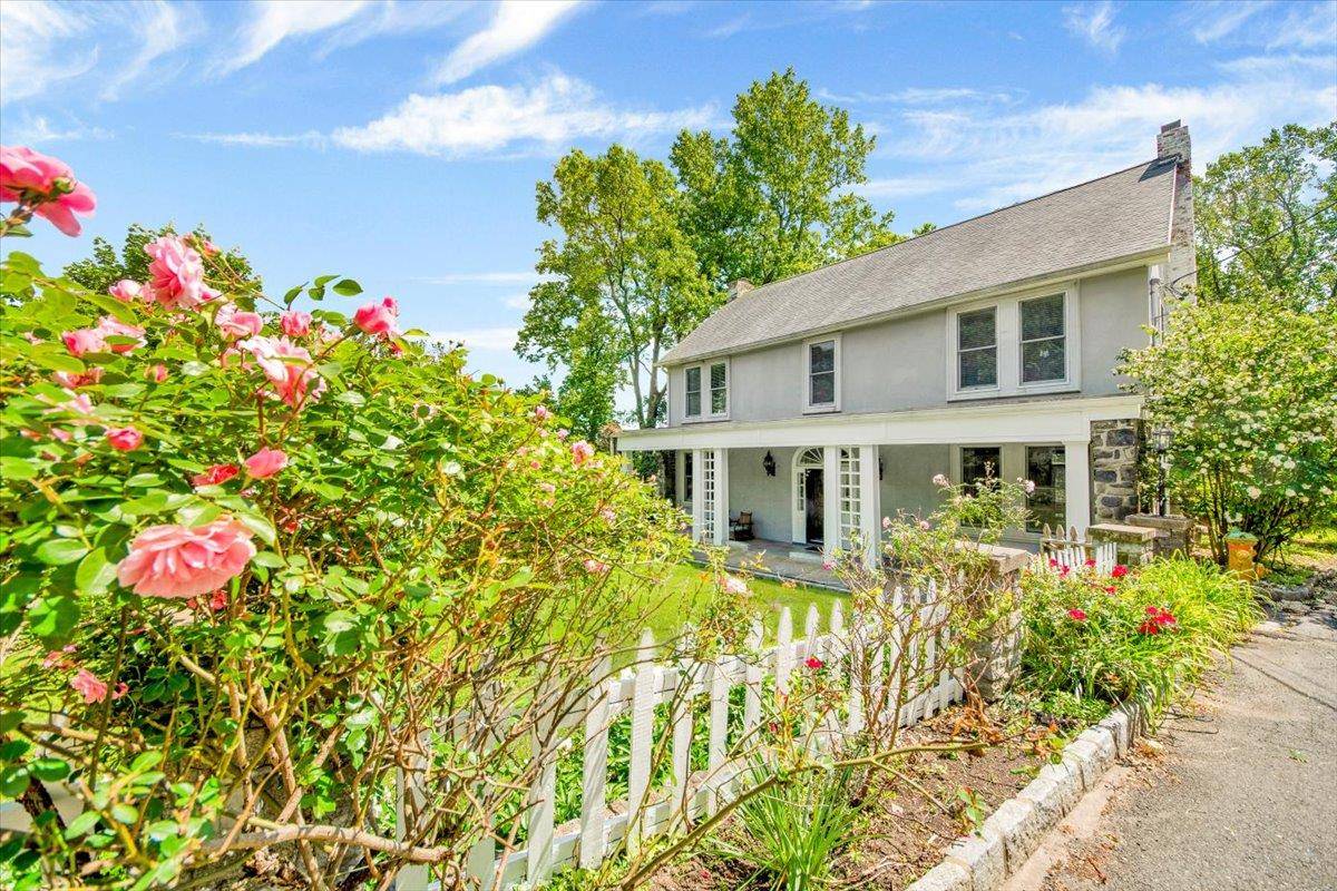 Looking for a tranquil oasis to escape the hustle bustle ?